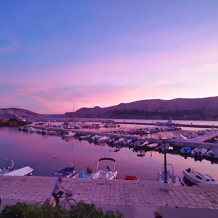 Veli Palac Baška